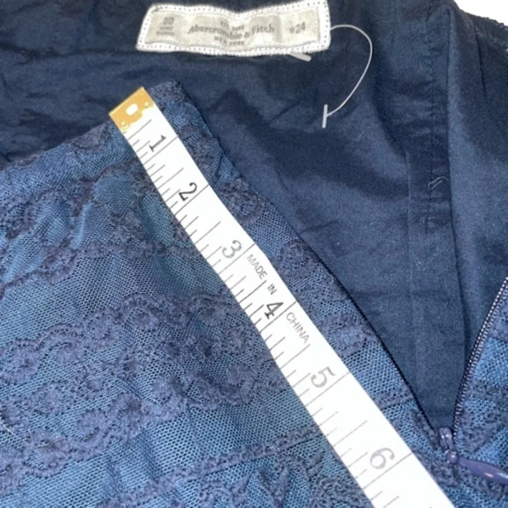 New Abercrombie & Fitch Lace embroidered Geometric Mesh Lined Mini Skirt Size 00